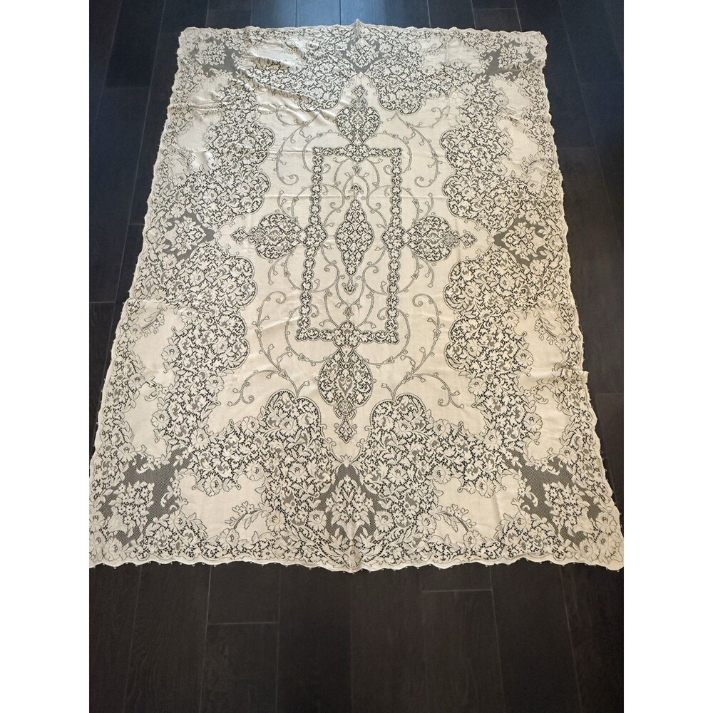 Vtg Quaker Lace Tablecloth 87x61 Beige Floral Medallion Cottagecore Victorian